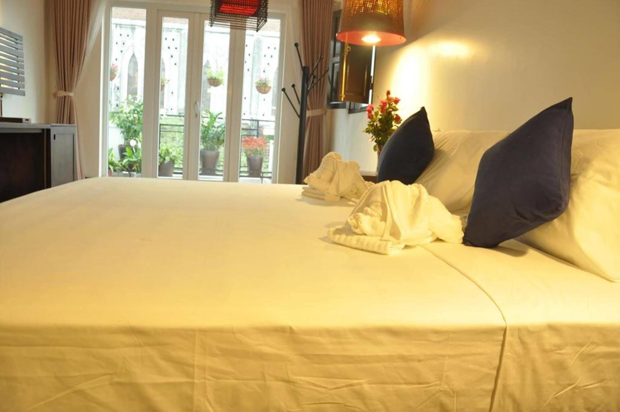 Cinnamon Cathedral Hotel Ханой Екстериор снимка